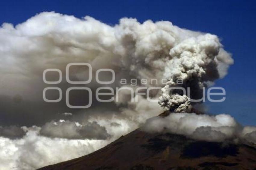 FUMAROLA VOLCÁN POPOCATÉPETL