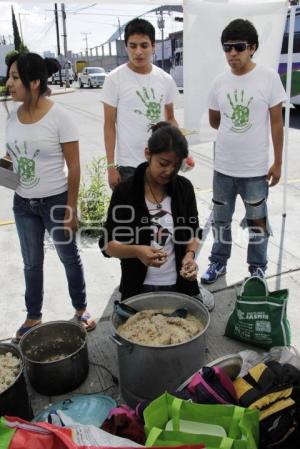 JORNADA ALIMENTACIÓN PERROS CALLEJEROS . MEDA