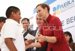 ENTREGA DE BECAS A MENORES TRABAJADORES