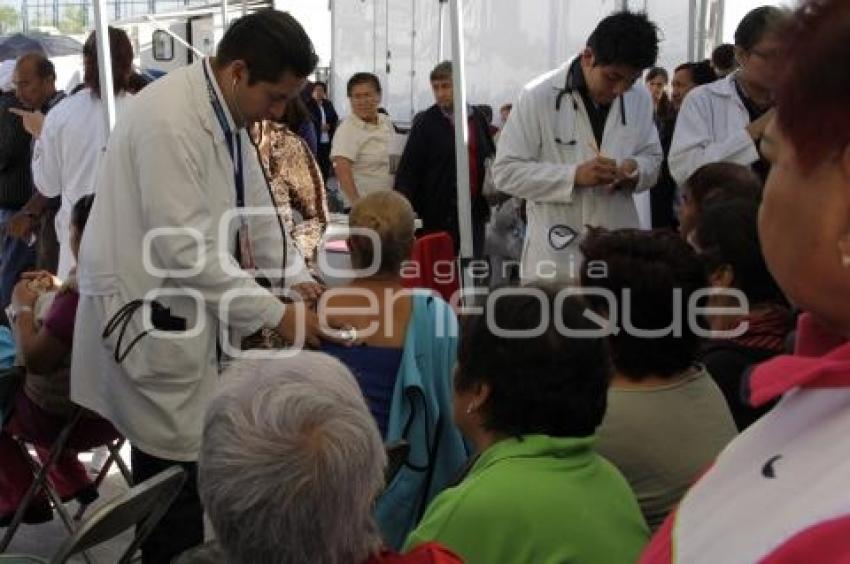 FERIA DE SALUD PARA PERSONAS DE LA TERCERA EDAD