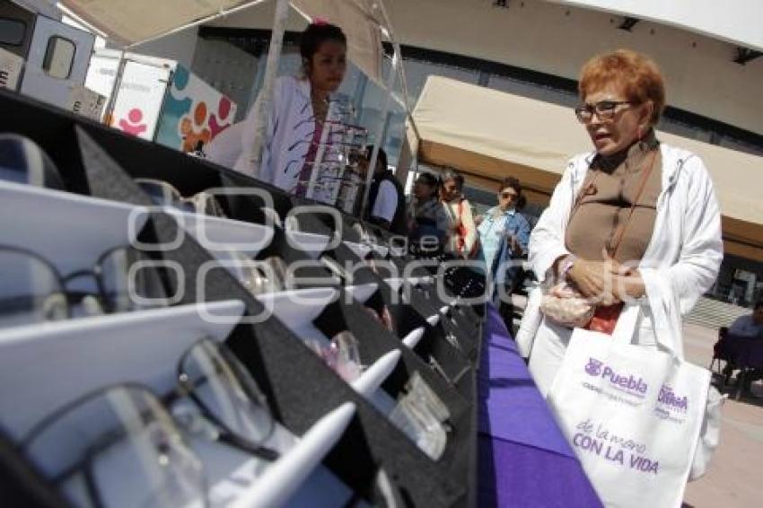 FERIA DE SALUD PARA PERSONAS DE LA TERCERA EDAD