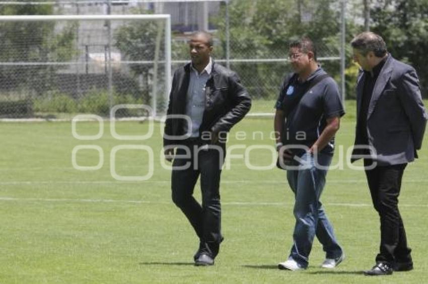 LLEGA CARLOS SÁNCHEZ AL PUEBLA FC