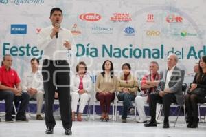DE LA MANO DE LOS ABUELOS