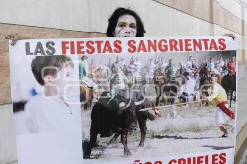 MANIFESTACIÓN TOROS. CONSULADO ESPAÑOL