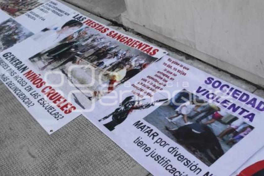 MANIFESTACIÓN TOROS. CONSULADO ESPAÑOL