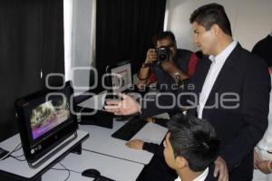 RIVERA INAUGURA AULA DE MEDIOS