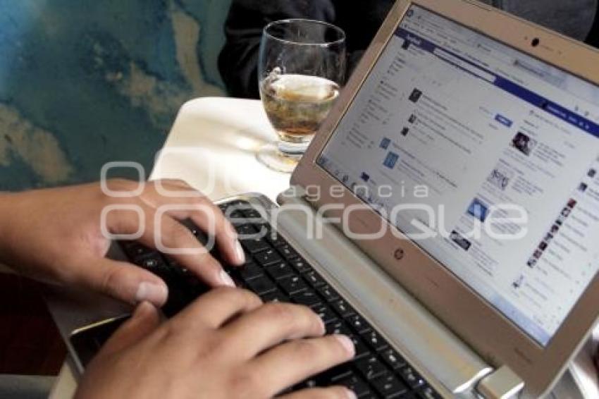 TECNOLOGÍA . REDES SOCIALES