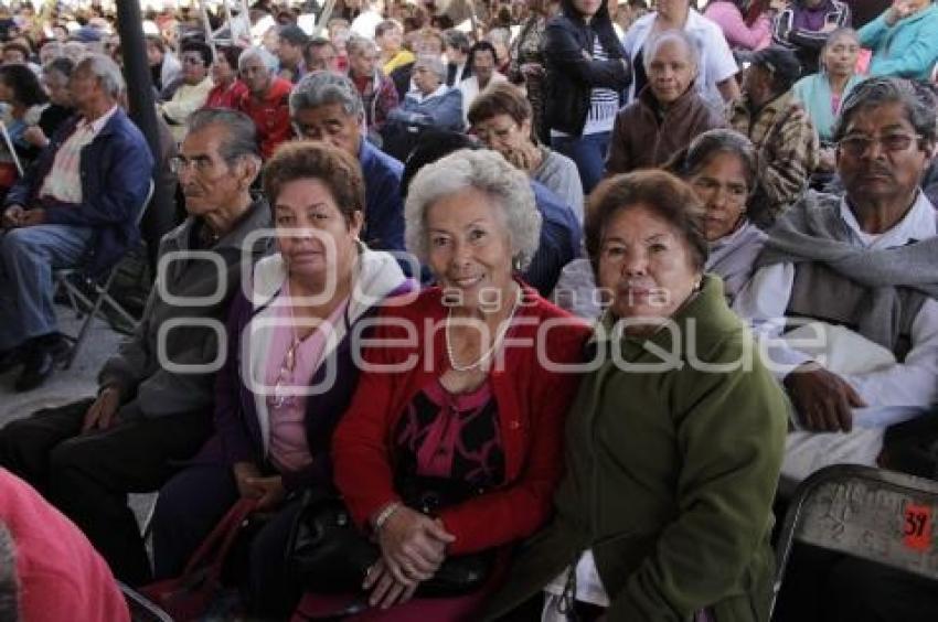 DÍA DEL ADULTO MAYOR . CASA DEL ABUE