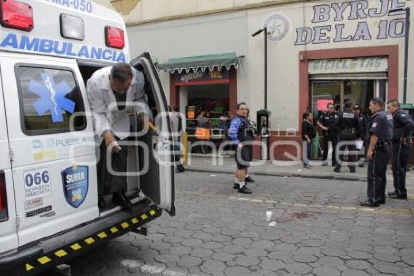 MUERE ATROPELLADA A BORDO DE AMBULANCIA