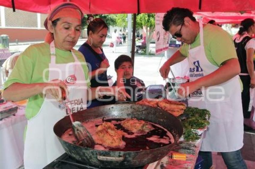 FERIA DEL CHILE EN NOGADA