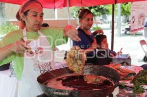 FERIA DEL CHILE EN NOGADA