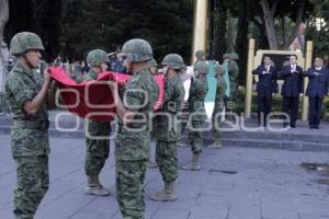 MES PATRIO. IZAMIENTO DE BANDERA