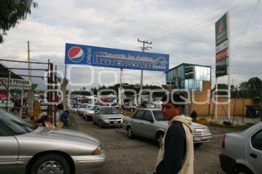 OPERATIVO TIANGUIS DE AUTOS. TEXMELUCAN