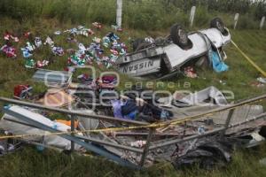VOLCADURA EN AUTOPISTA