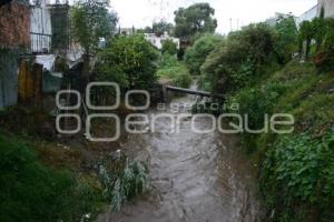 LLUVIAS . CRECEN LOS RIOS