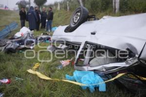 VOLCADURA EN AUTOPISTA