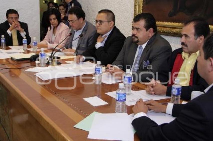 SESIÓN DE LA COMISIÓN PERMANENTE . CONGRESO