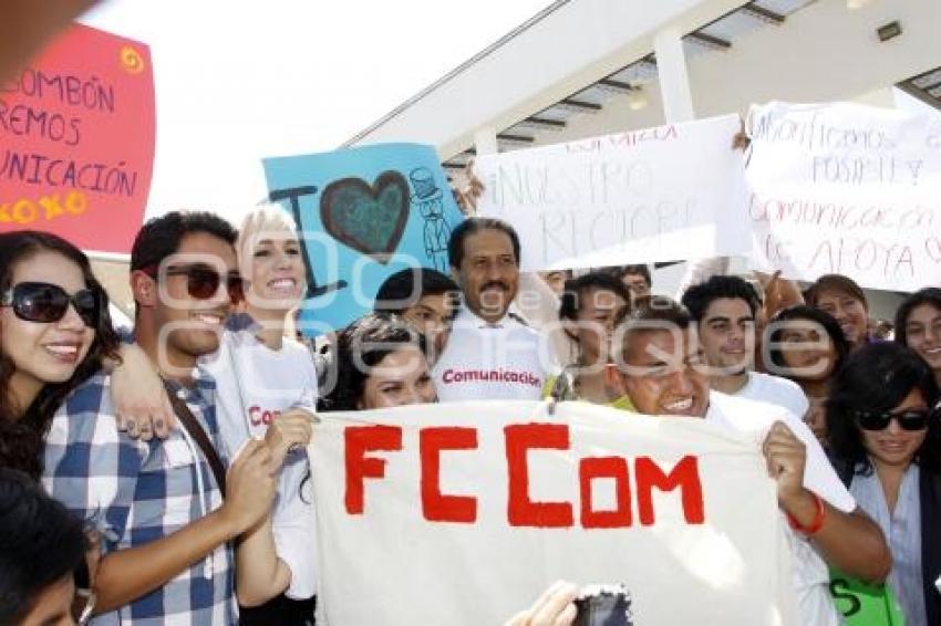 ALFONSO ESPARZA. FACULTAD COMUNICACIÓN