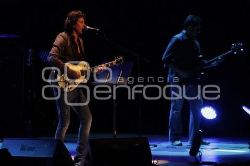 SAÚL HERNÁNDEZ EN CONCIERTO