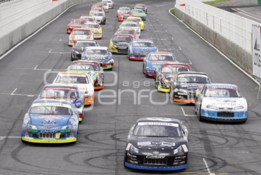 FECHA 12.CARRERA NASCAR TOYOTA SERIES