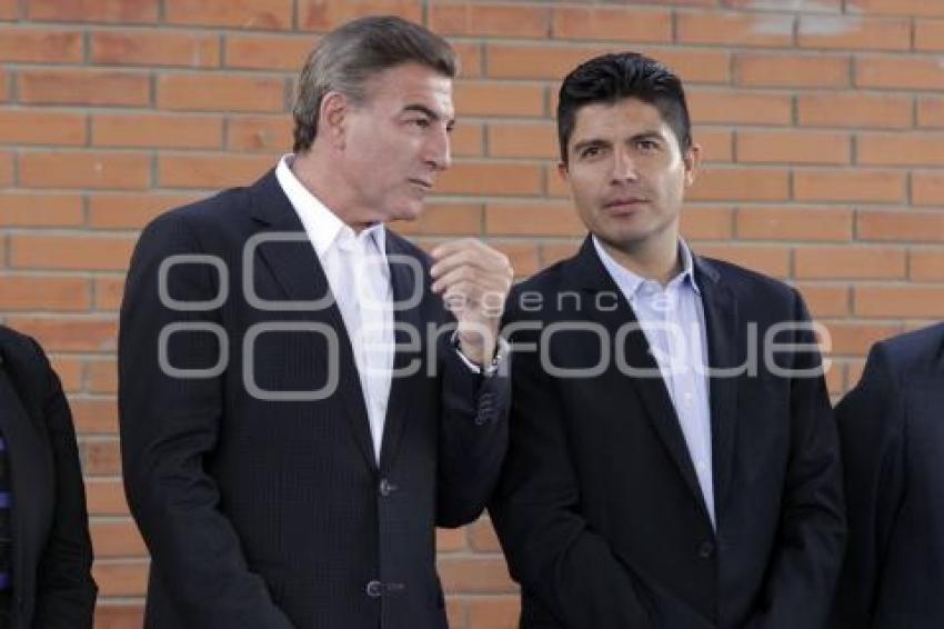 RIVERA INAUGURA AULA DE MEDIOS