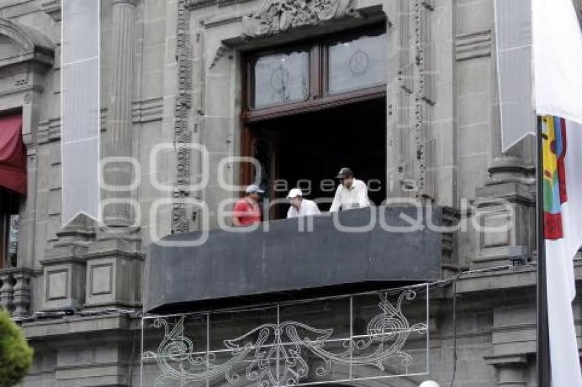 PREPARATIVOS GRITO. AYUNTAMIENTO