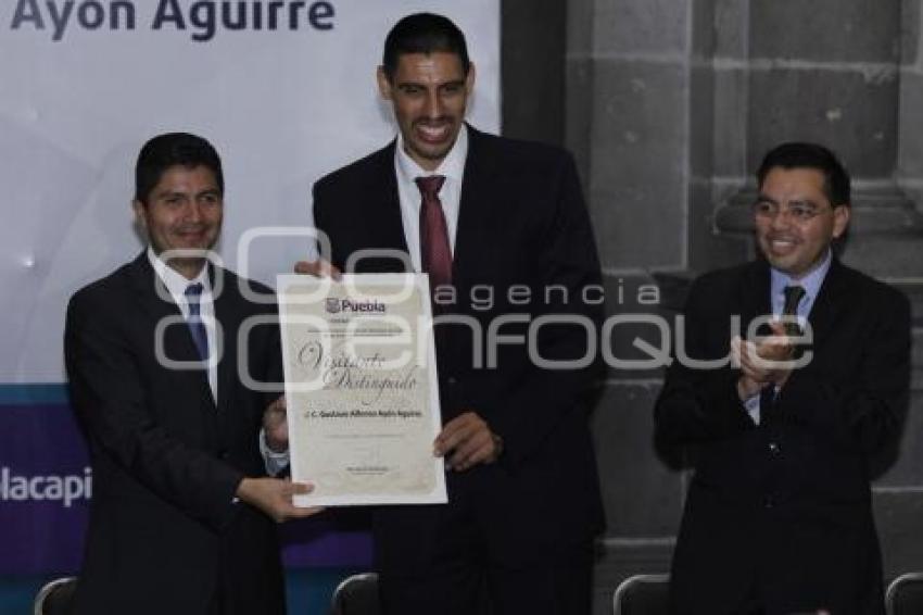 RECONOCIMIENTO VISITANTE DISTINGUIDO GUSTAVO AYON