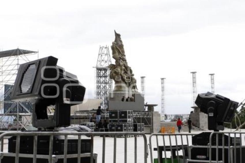 MONTAJE ESCENARIO FUERTES. FIESTAS PATRIAS