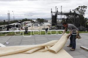 MONTAJE ESCENARIO FUERTES. FIESTAS PATRIAS