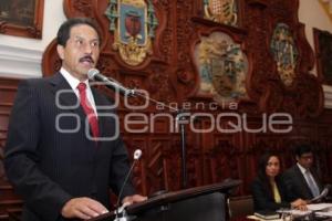 ALFONSO ESPARZA RECIBE EL RESPALDO DEL CONSEJO UNIVERSITARIO
