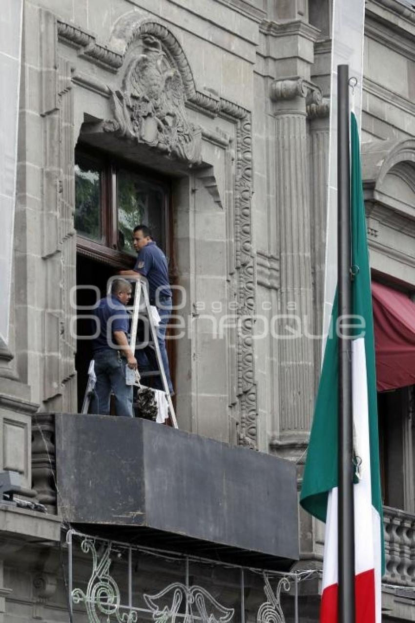 PREPARATIVOS GRITO. AYUNTAMIENTO