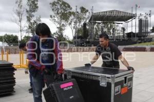 MONTAJE ESCENARIO FUERTES. FIESTAS PATRIAS