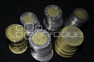 PESOS. MONEDAS