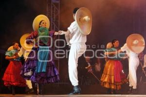 BALLET FOLKLORICO DE AMALIA HERNÁNDEZ . ZÓCALO DE PUEBLA