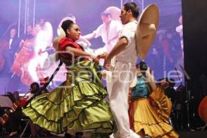 BALLET FOLKLORICO DE AMALIA HERNÁNDEZ . ZÓCALO DE PUEBLA