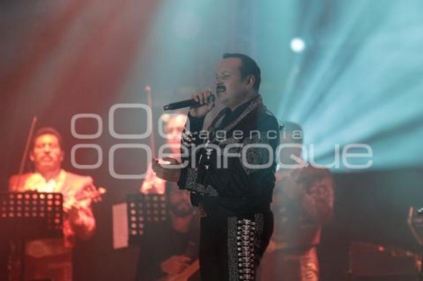 FESTEJOS PATRIOS . PEPE AGUILAR