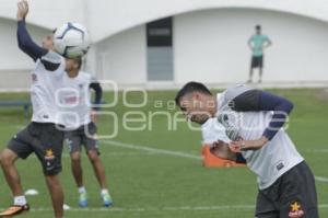 ENTRENA RAYADOS DE MONTERREY EN PUEBLA