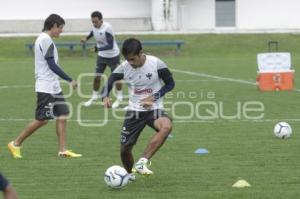 ENTRENA RAYADOS DE MONTERREY EN PUEBLA