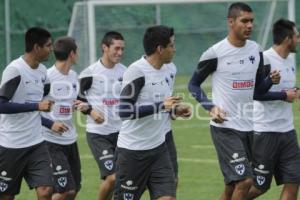 ENTRENA RAYADOS DE MONTERREY EN PUEBLA