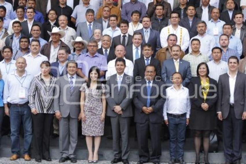 ALCALDES PARTICIPANTES EN LA ANAC