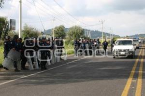 POLICÍA . AEROPUERTO