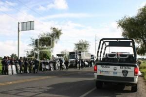 POLICÍA . AEROPUERTO