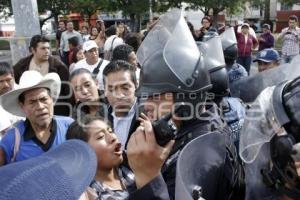 CONATO DE BRONCA ENTRE MAESTROS Y GRANADEROS
