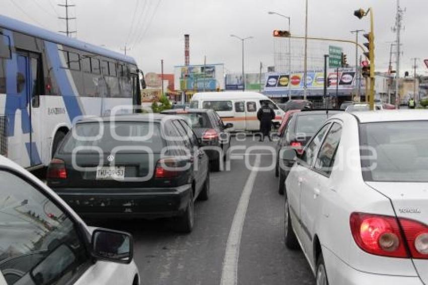 EMBOTELLAMIENTOS Y CAOS VIAL POR MANIFESTACIÓN