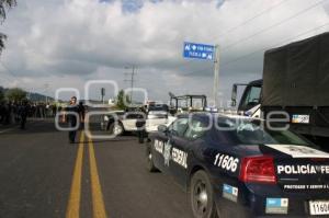 POLICÍA . AEROPUERTO