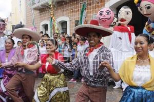 DESFILE DE LAS MOJIGANGAS