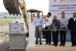 COLOCAN PRIMERA PIEDRA DE PREPARATORIA BUAP EN TEPEACA