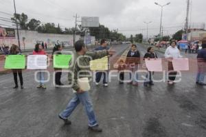 PADRES DE FAMILIA CIERRAN 16 ORIENTE