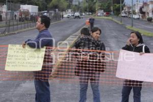 PADRES DE FAMILIA CIERRAN 16 ORIENTE