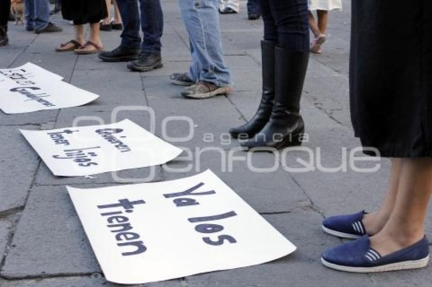 MUJERES SE MANIFIESTAN A FAVOR DEL ABORTO